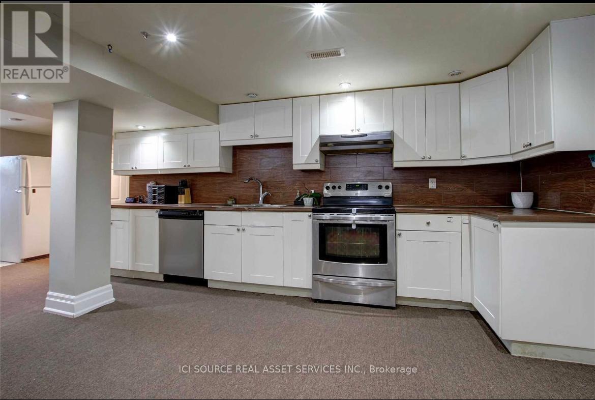 Lower - 627 Trudale Court, Oakville, Ontario  L6L 4H2 - Photo 3 - W12158439