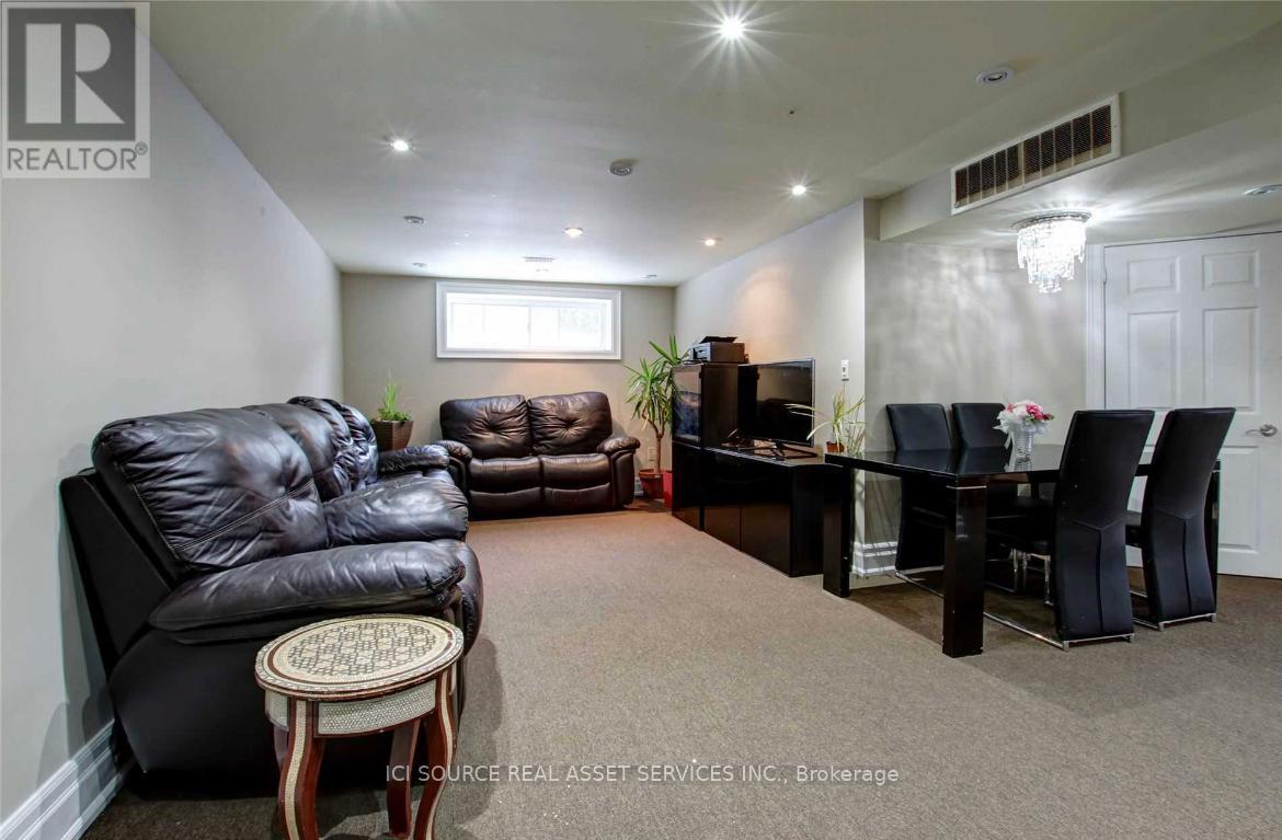 Lower - 627 Trudale Court, Oakville, Ontario  L6L 4H2 - Photo 4 - W12158439