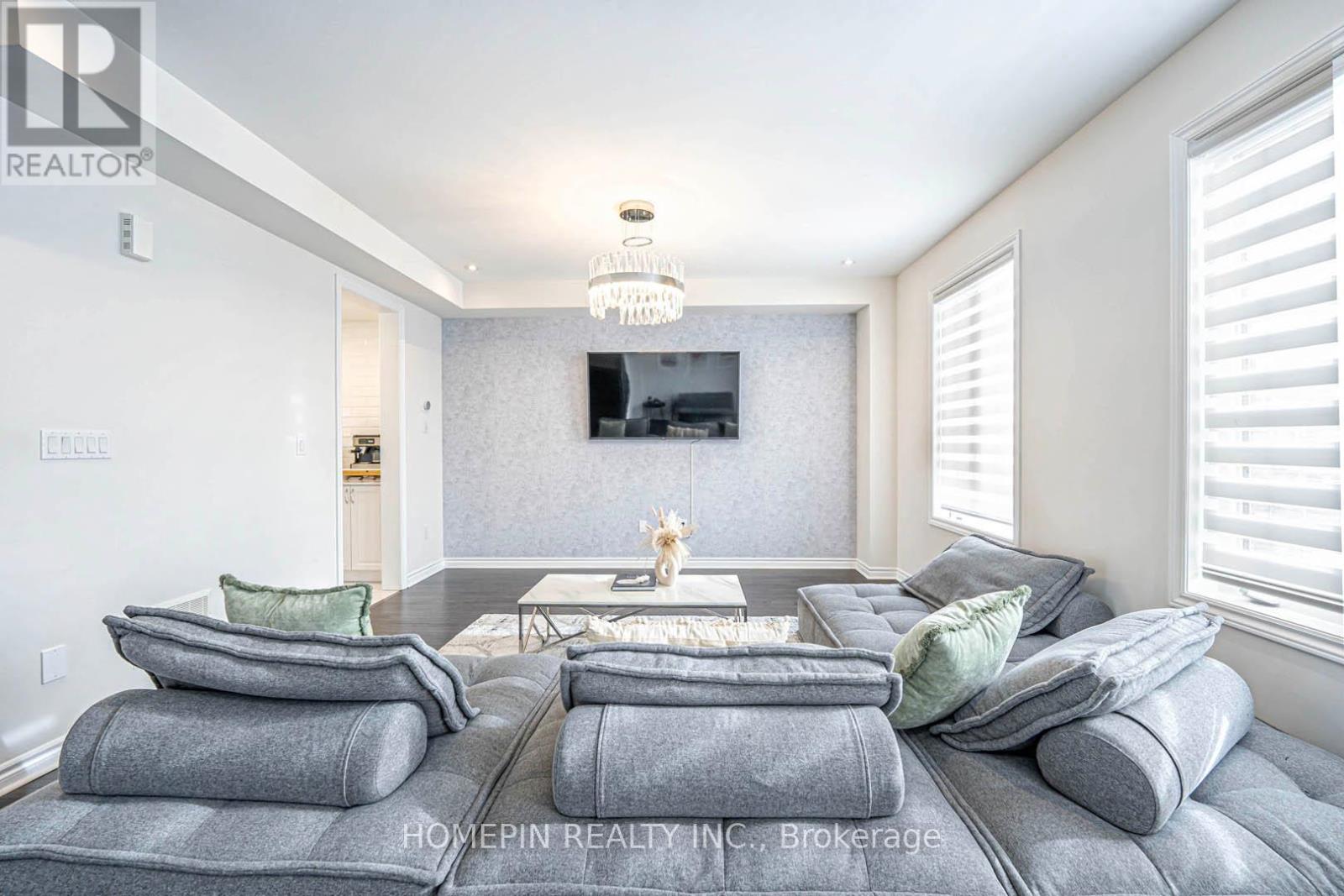 292 Fasken Court, Milton, Ontario  L9T 6S9 - Photo 10 - W12158502