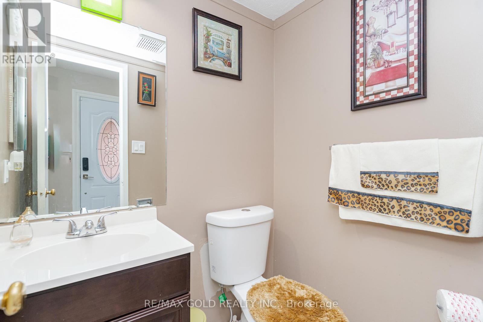 46 Donna Drive, Brampton (Heart Lake West), Ontario  L6Z 3V2 - Photo 11 - W12158518