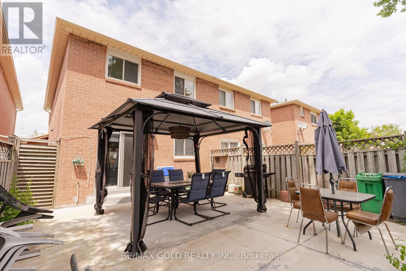 46 Donna Drive, Brampton (Heart Lake West), Ontario  L6Z 3V2 - Photo 23 - W12158518