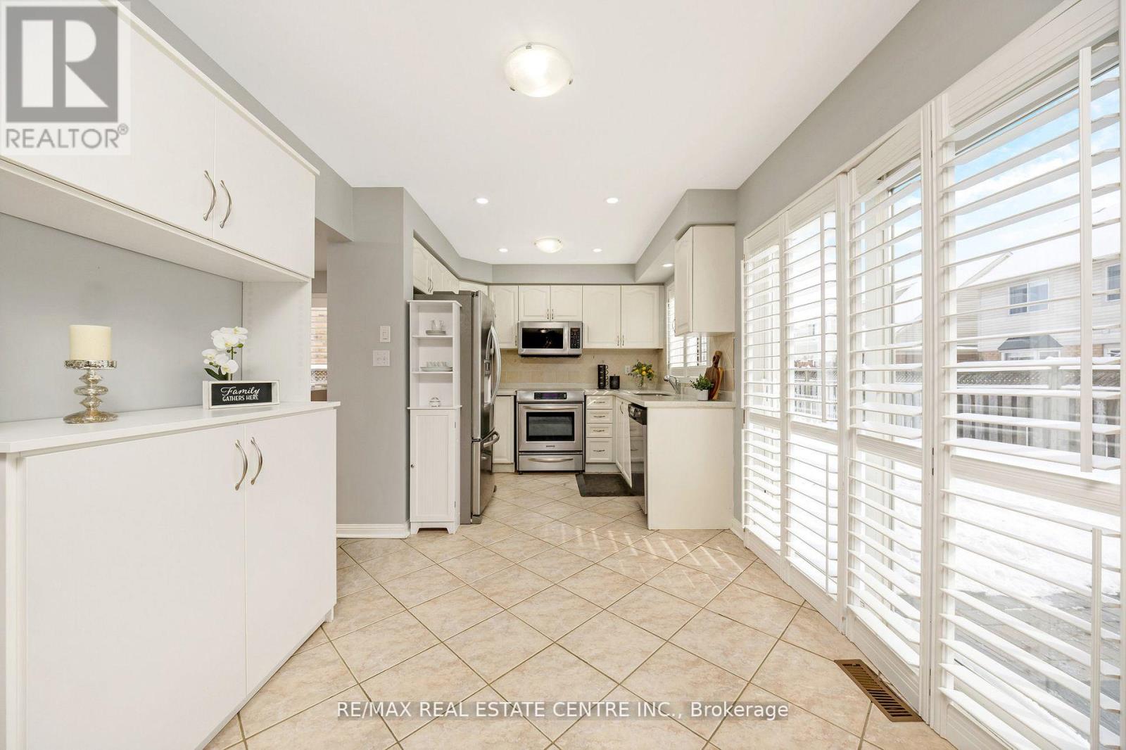 468 Trudeau Drive, Milton, Ontario  L9T 5K9 - Photo 12 - W12158528
