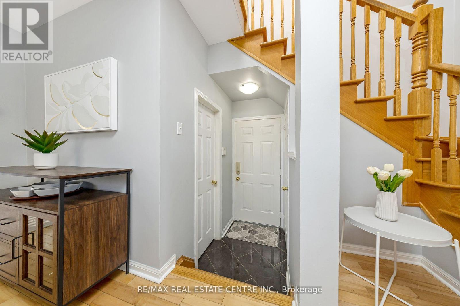 468 Trudeau Drive, Milton, Ontario  L9T 5K9 - Photo 16 - W12158528