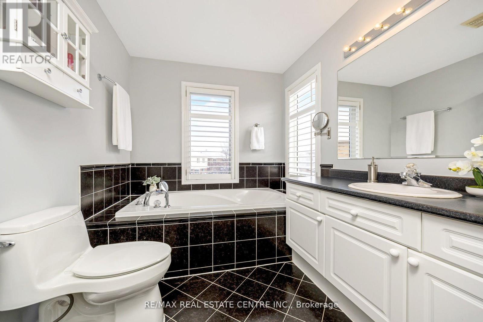 468 Trudeau Drive, Milton, Ontario  L9T 5K9 - Photo 21 - W12158528