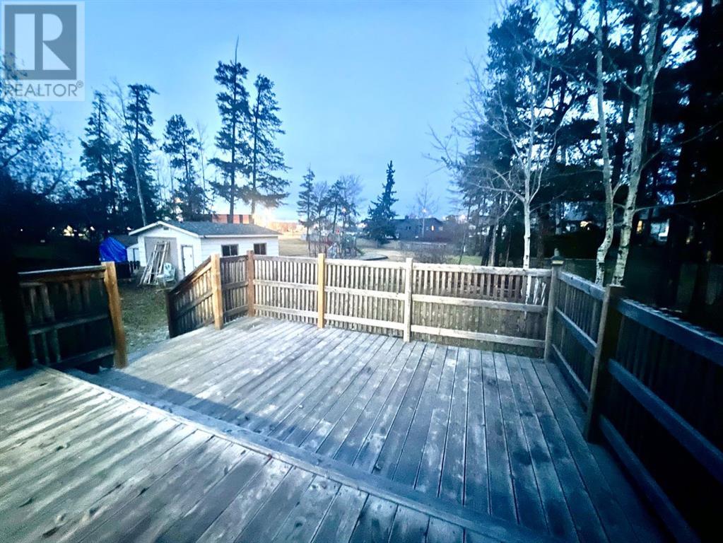 36 Sandy Drive, Whitecourt, Alberta  T7S 1G9 - Photo 3 - A2179558
