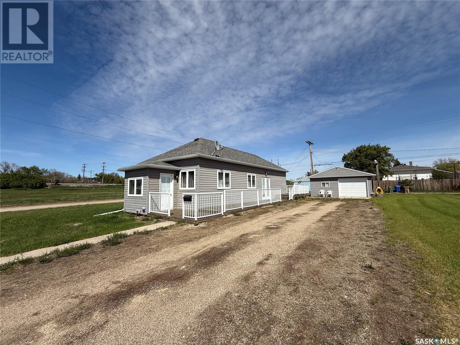 2009 Connaught Street, Regina, Saskatchewan  S4T 4T8 - Photo 2 - SK006413