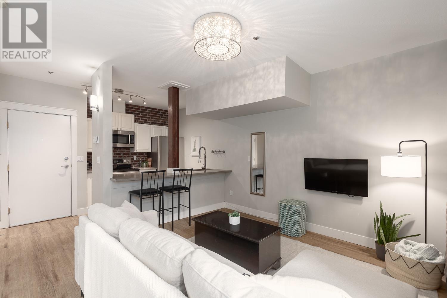 706 233 Abbott Street, Vancouver, British Columbia  V6B 2K7 - Photo 2 - R2985497