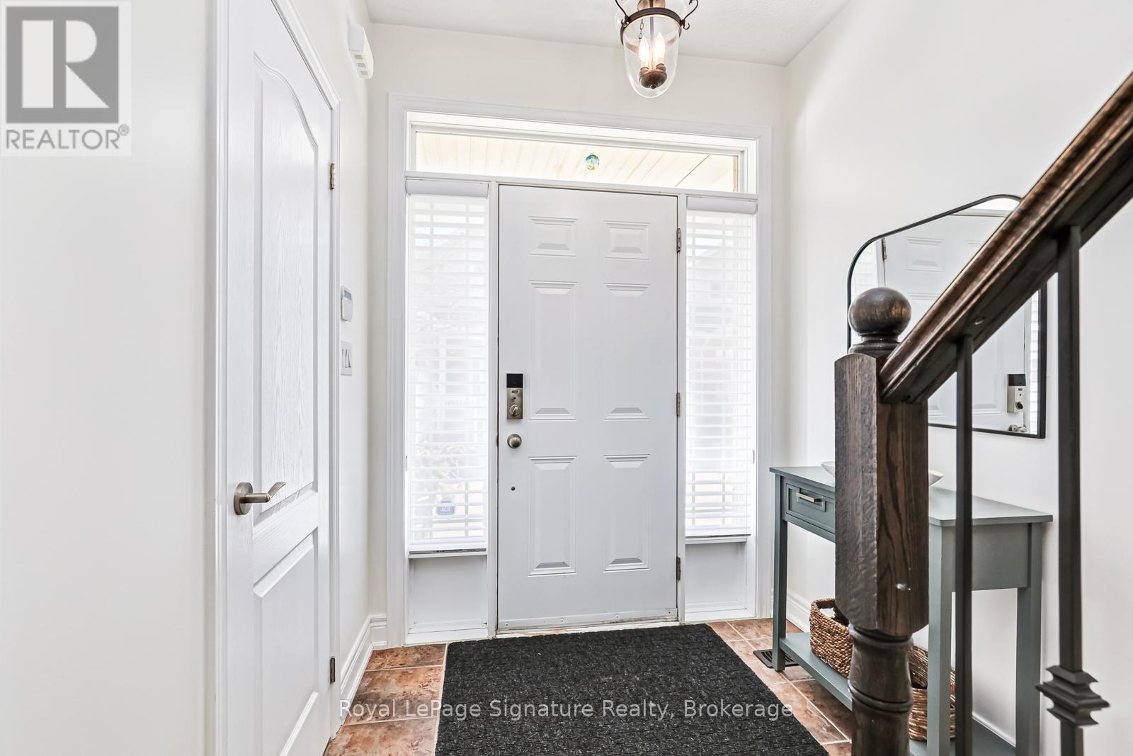 Property at 14 MONTCLAIR MEWS image 5