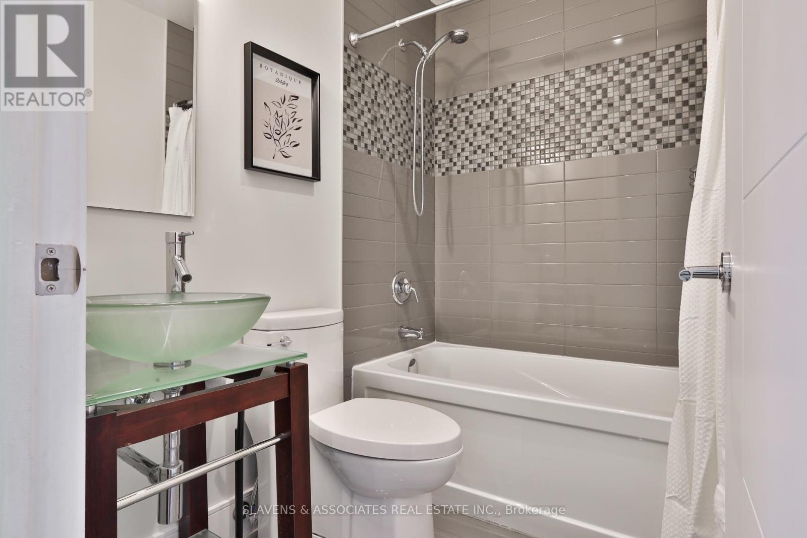 153 Holland Park Avenue, Toronto, Ontario  M6E 1L8 - Photo 28 - C12158625