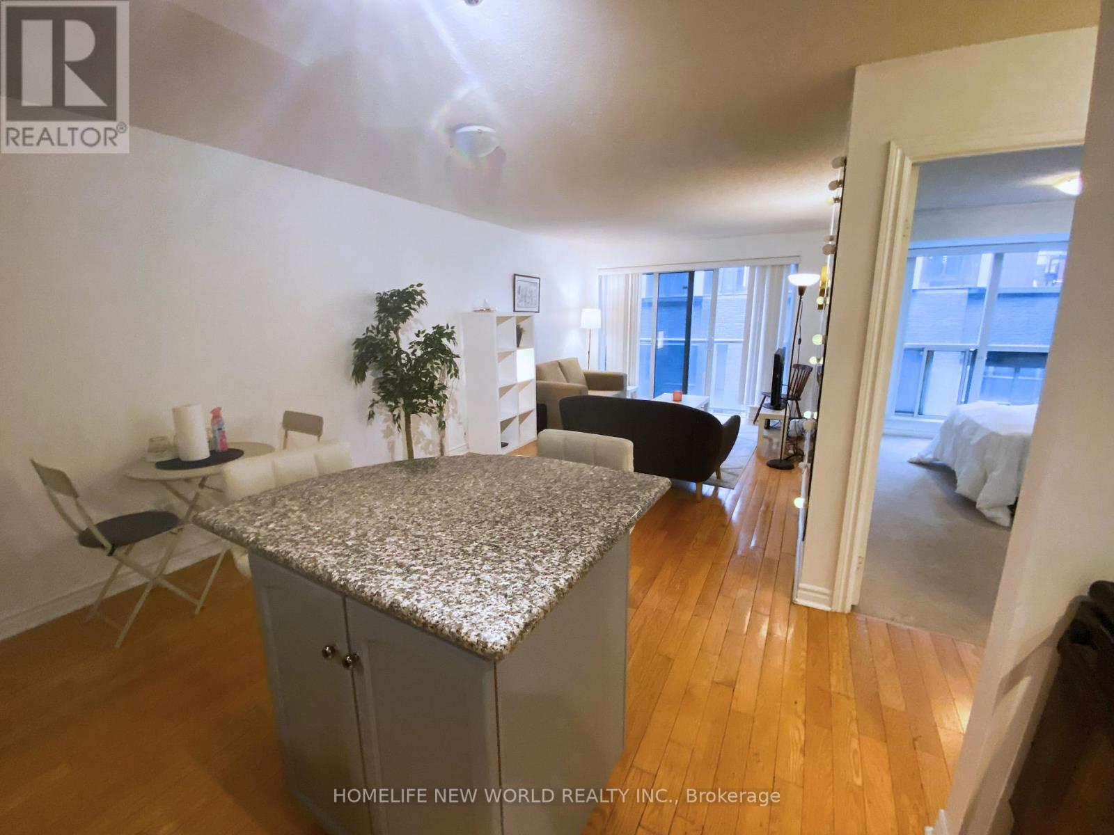 725 - 270 Wellington Street W, Toronto (Waterfront Communities), Ontario  M5V 3P5 - Photo 10 - C12158717