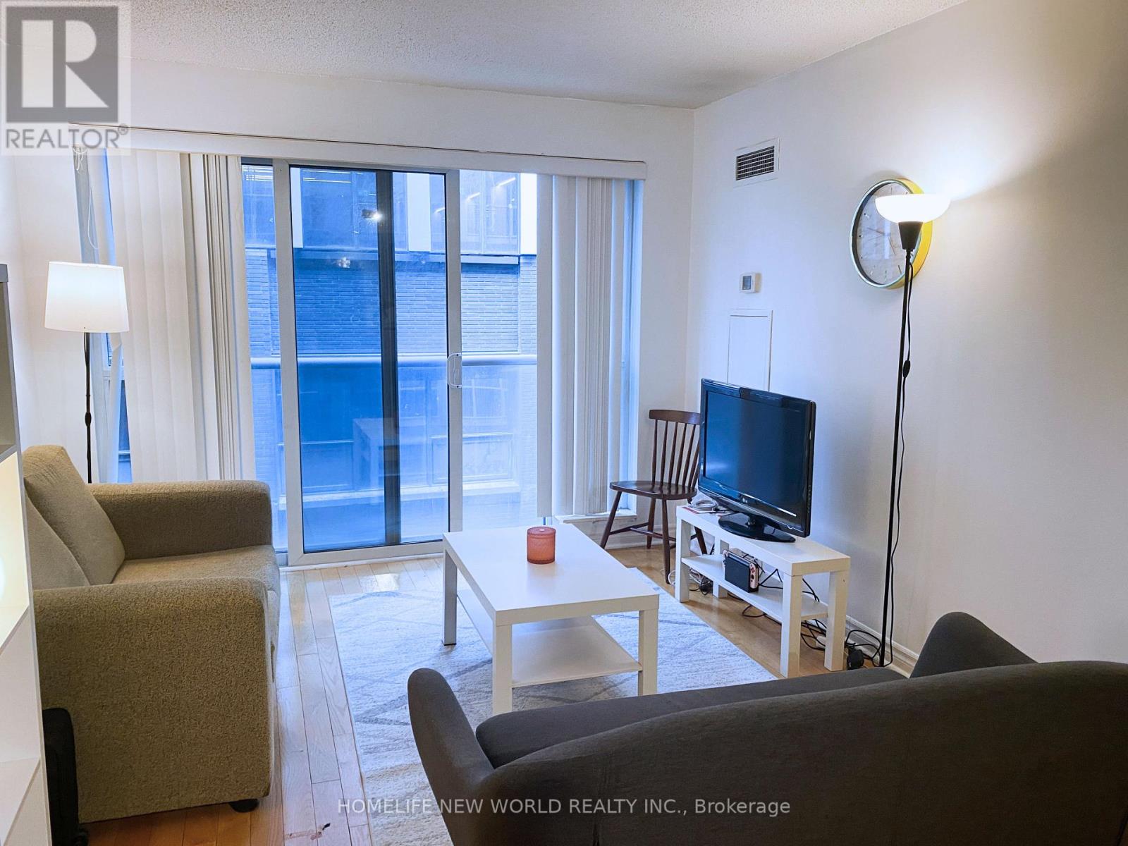 725 - 270 Wellington Street W, Toronto (Waterfront Communities), Ontario  M5V 3P5 - Photo 5 - C12158717