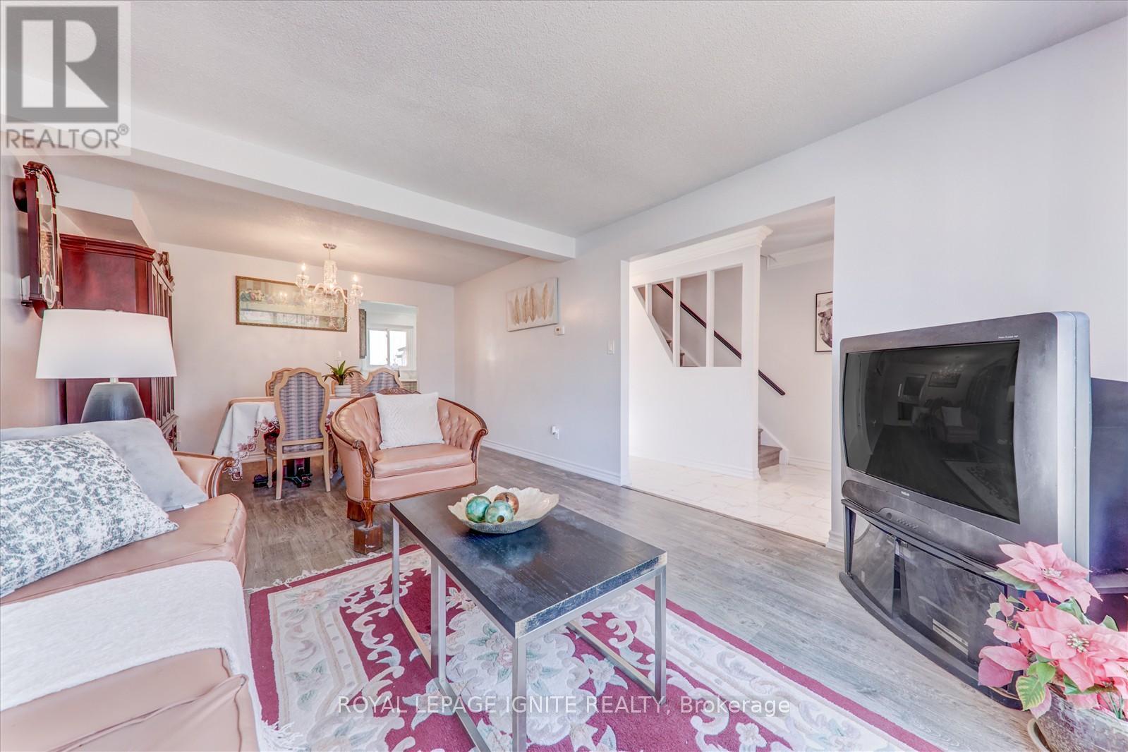 49 Dowswell Drive, Toronto, Ontario  M1B 1H5 - Photo 7 - E12093708