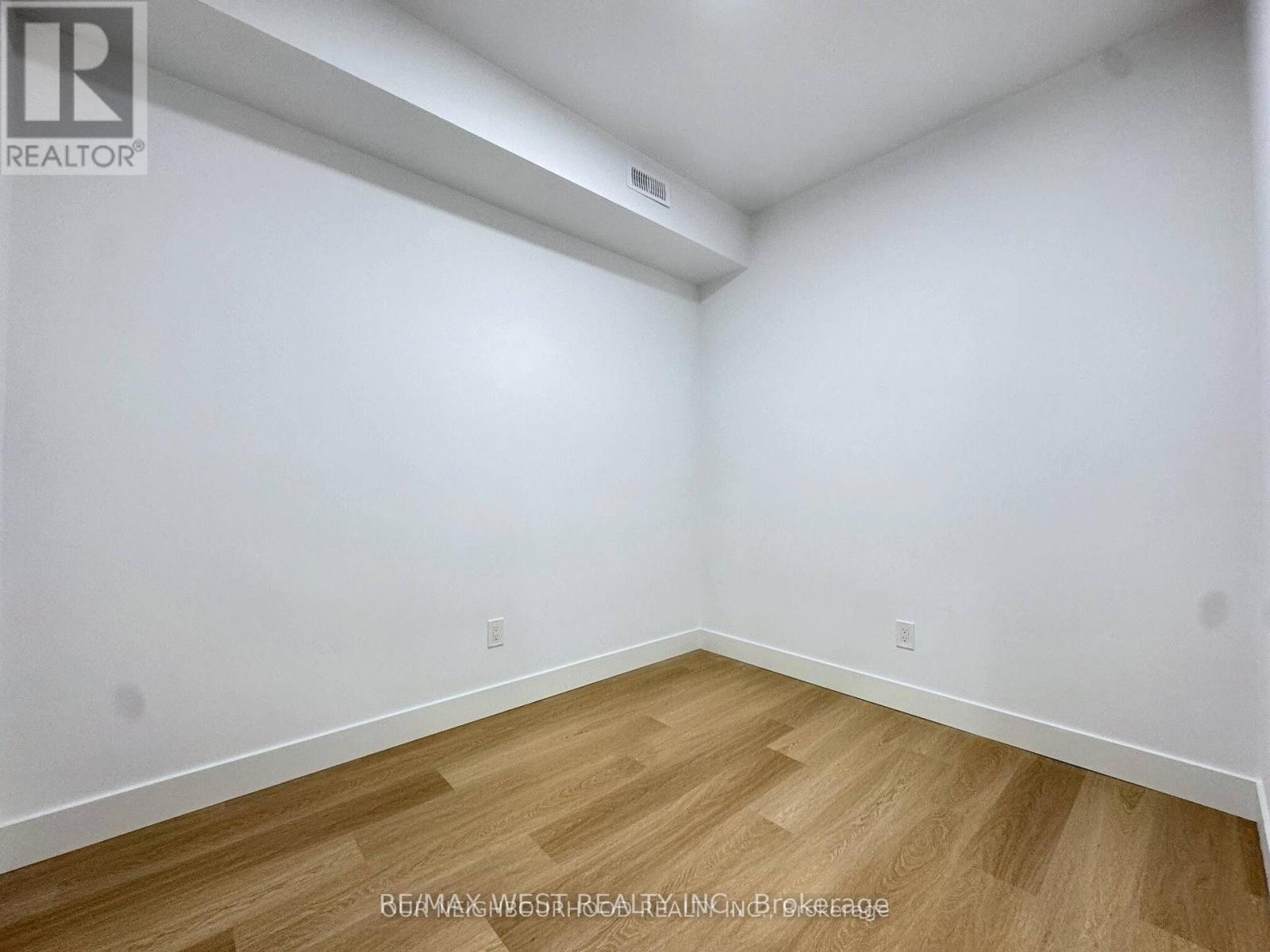 C - 49 Morningside Avenue, Toronto, Ontario  M6S 1C6 - Photo 15 - W12158072