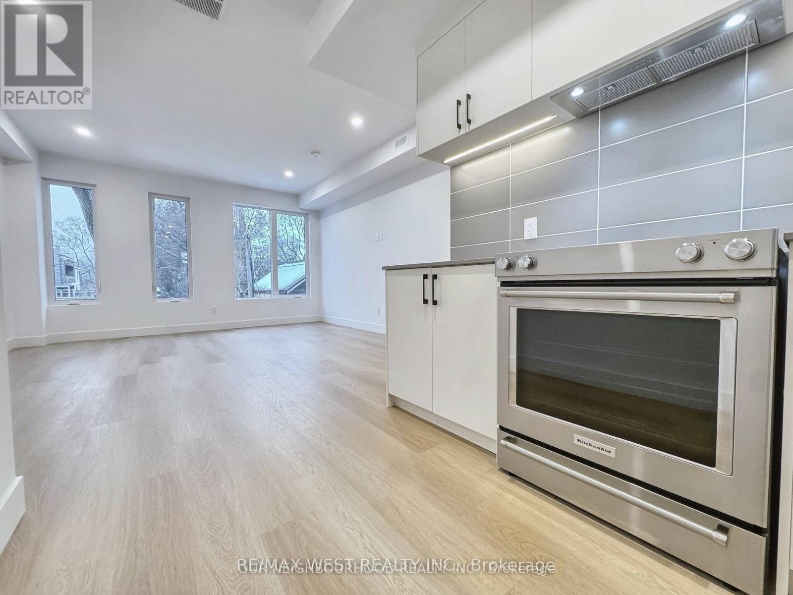 C - 49 Morningside Avenue, Toronto, Ontario  M6S 1C6 - Photo 8 - W12158072
