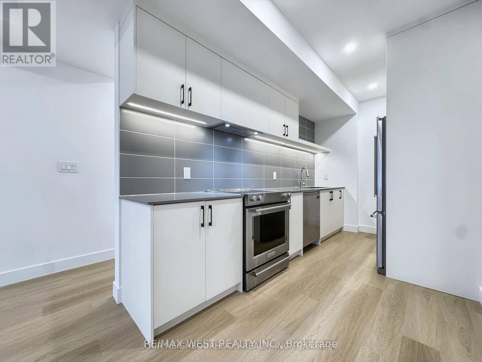 C - 49 Morningside Avenue, Toronto, Ontario  M6S 1C6 - Photo 6 - W12158072