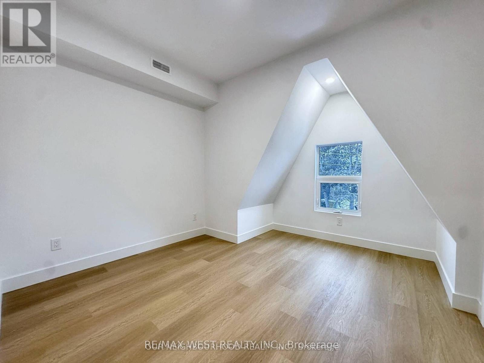 C - 49 Morningside Avenue, Toronto, Ontario  M6S 1C6 - Photo 12 - W12158072