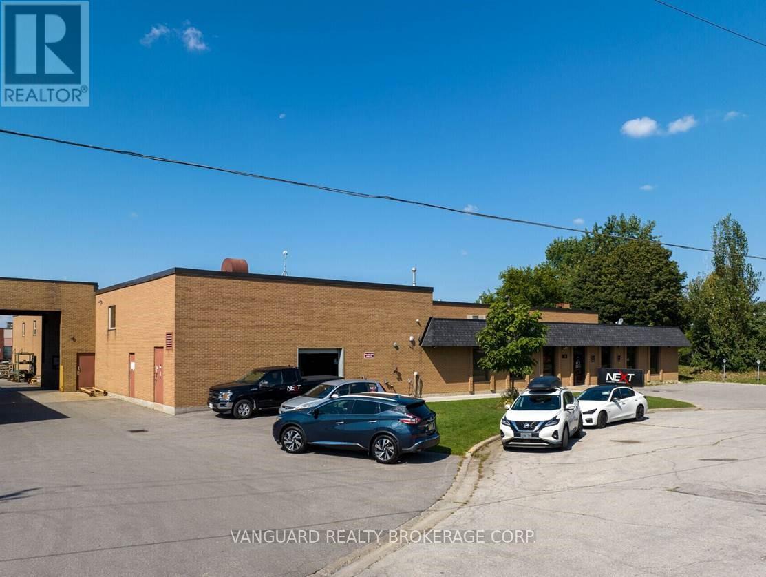 1 - 30 Mid-Dominion Acres, Toronto, Ontario  M1S 4A5 - Photo 1 - E12158540