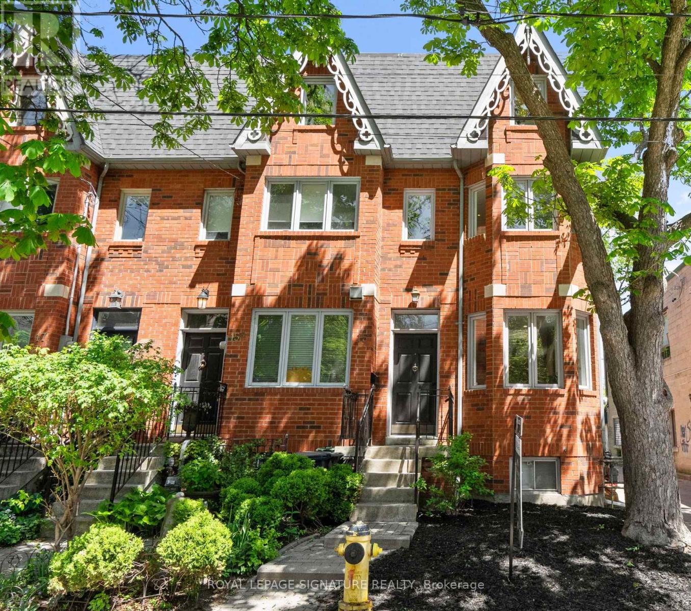 15 BOULTON AVENUE, Toronto, Ontario
