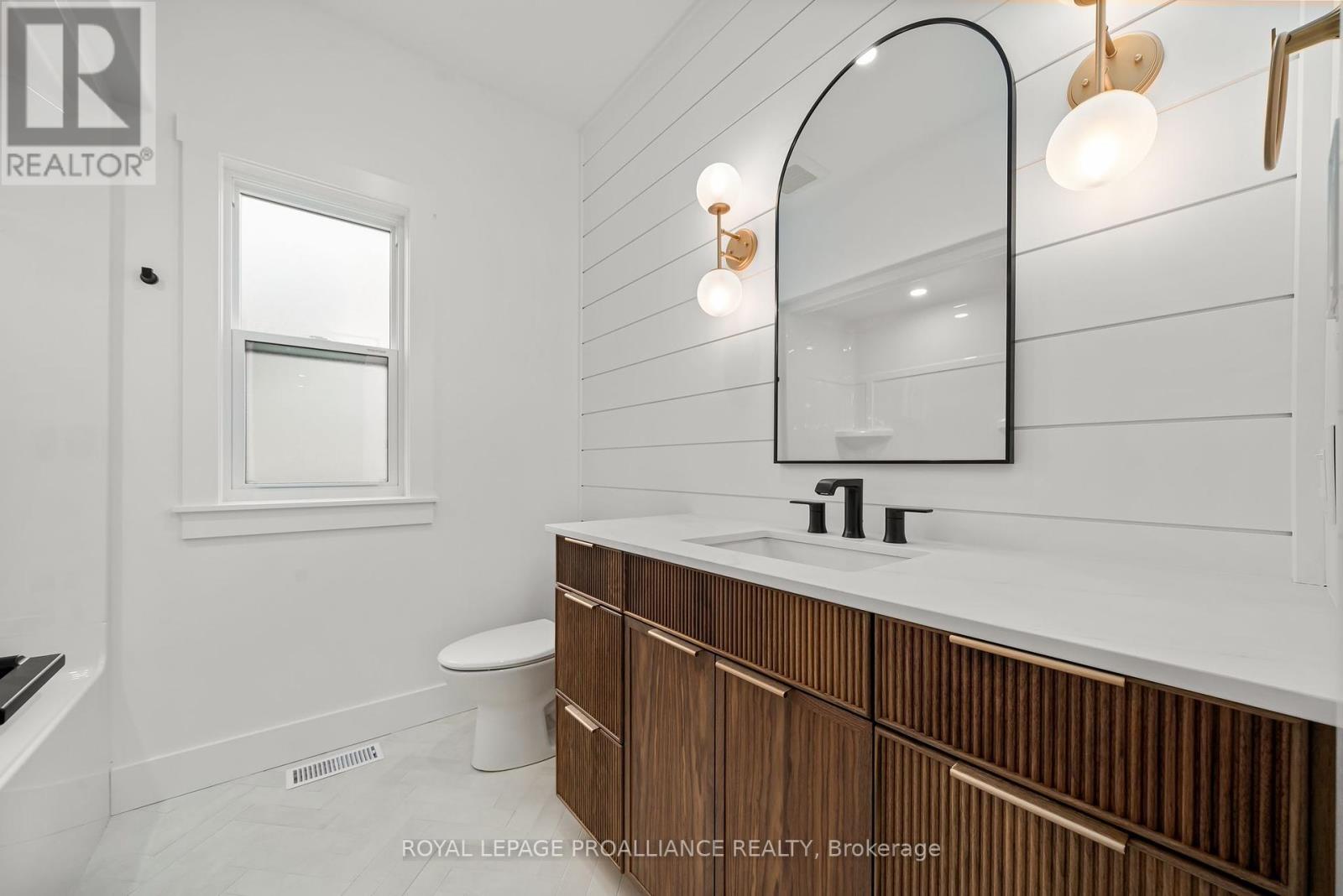 158 Pine Hill Crescent, Belleville, Ontario  K0K 3E0 - Photo 34 - X12158840