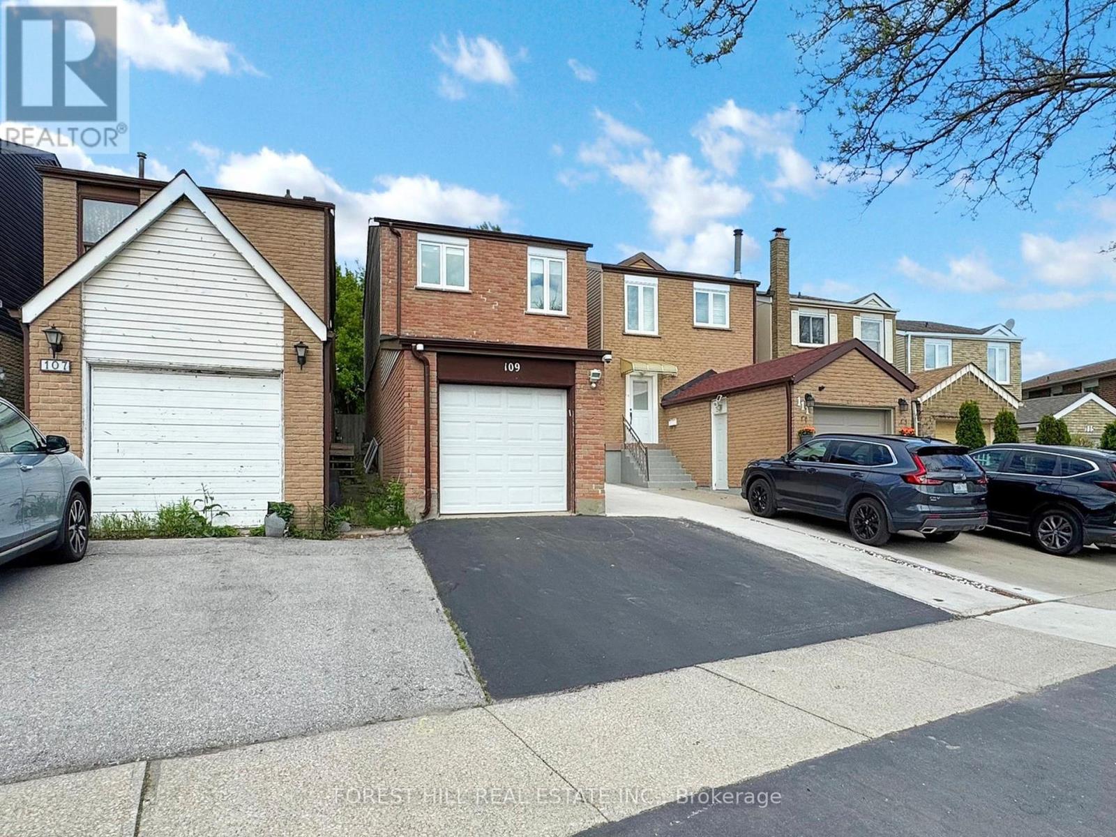 109 SPYGLASS HILL ROAD, Vaughan, Ontario