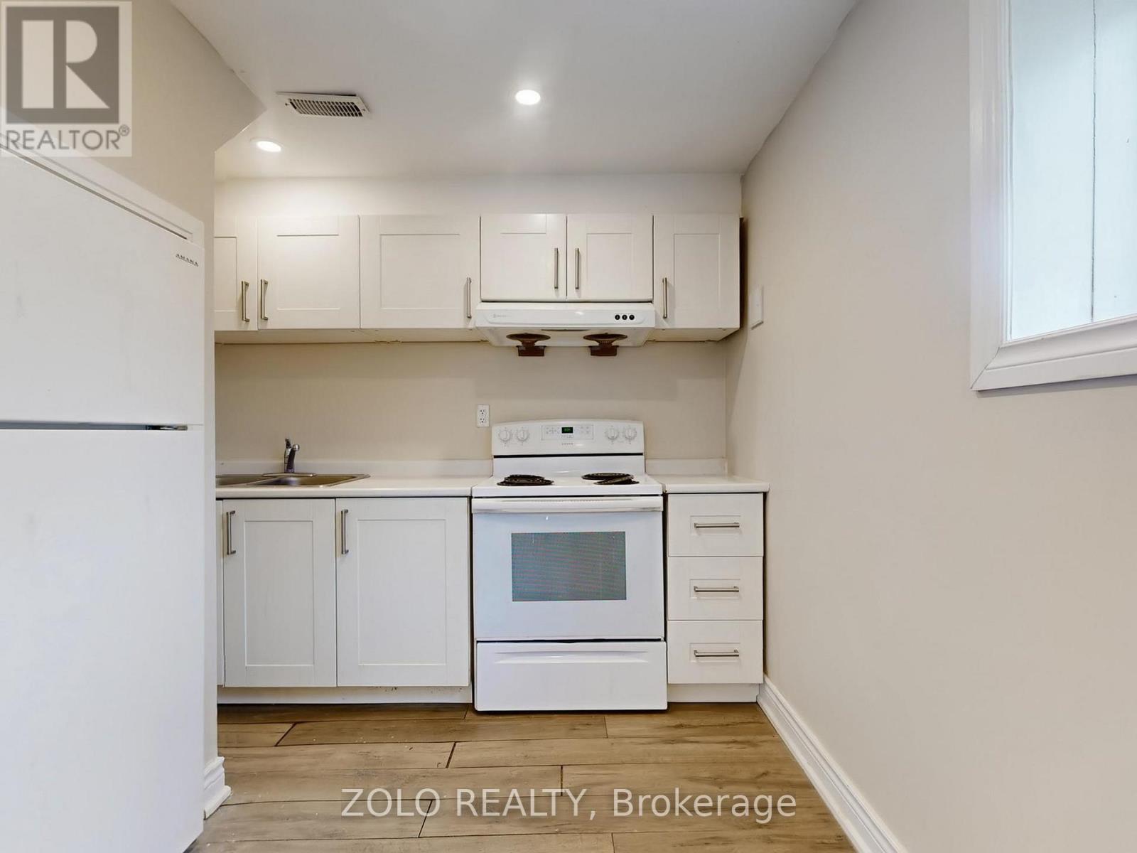 42 Foxberry Road, East Gwillimbury (Sharon), Ontario  L9N 0P6 - Photo 33 - N12158591