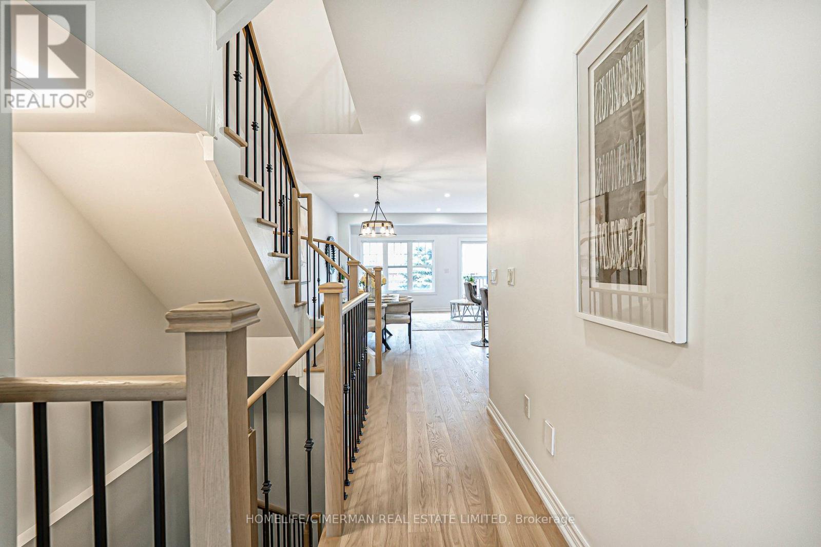 Property at 170 BOADWAY CRESCENT image 3