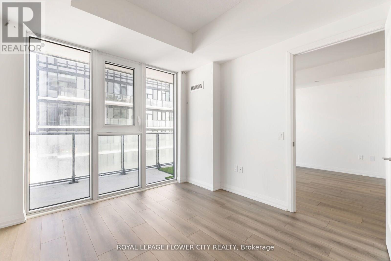 2414 - 9000 Jane Street E, Vaughan, Ontario  L4K 0M6 - Photo 13 - N12158646