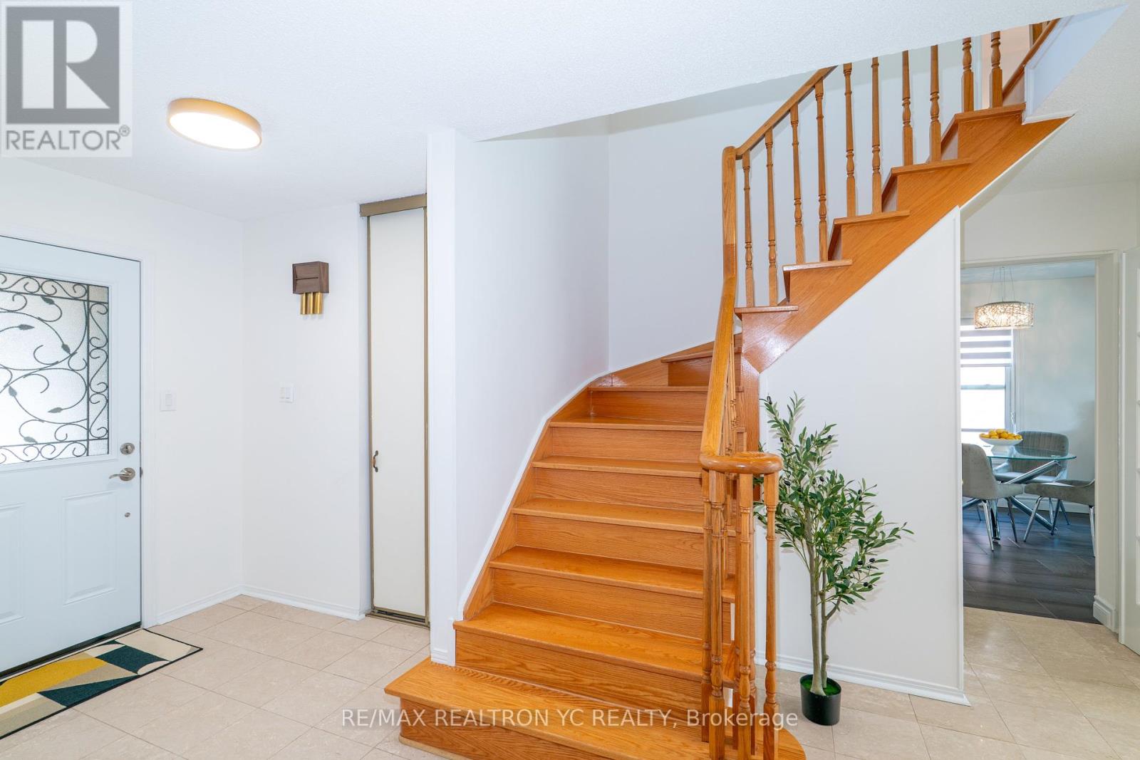 19 Breckonwood Crescent, Markham (Aileen-Willowbrook), Ontario  L3T 5G8 - Photo 5 - N12158650