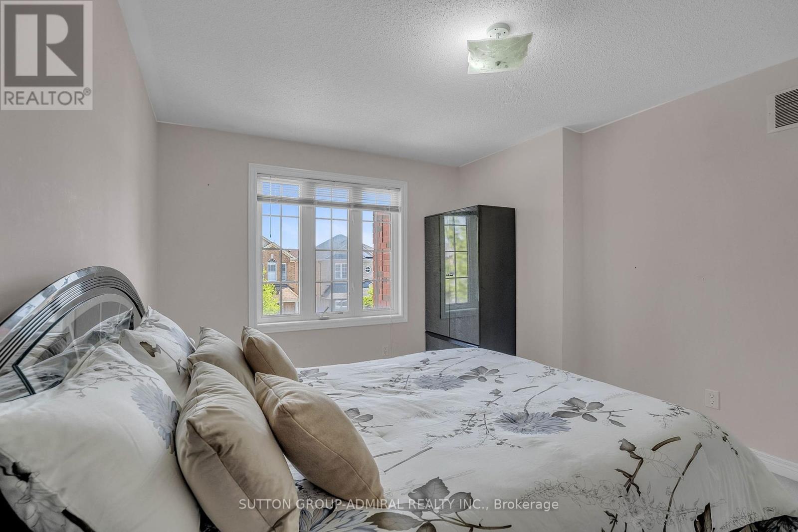 50 Saint Victor Drive, Vaughan, Ontario  L4H 3E3 - Photo 35 - N12158703