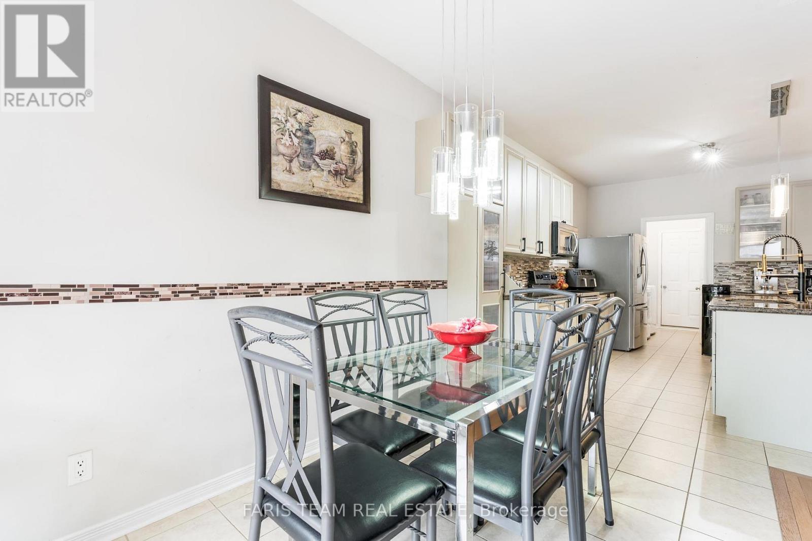 10 Westminster Circle, Barrie, Ontario  L4M 0A3 - Photo 8 - S12158712