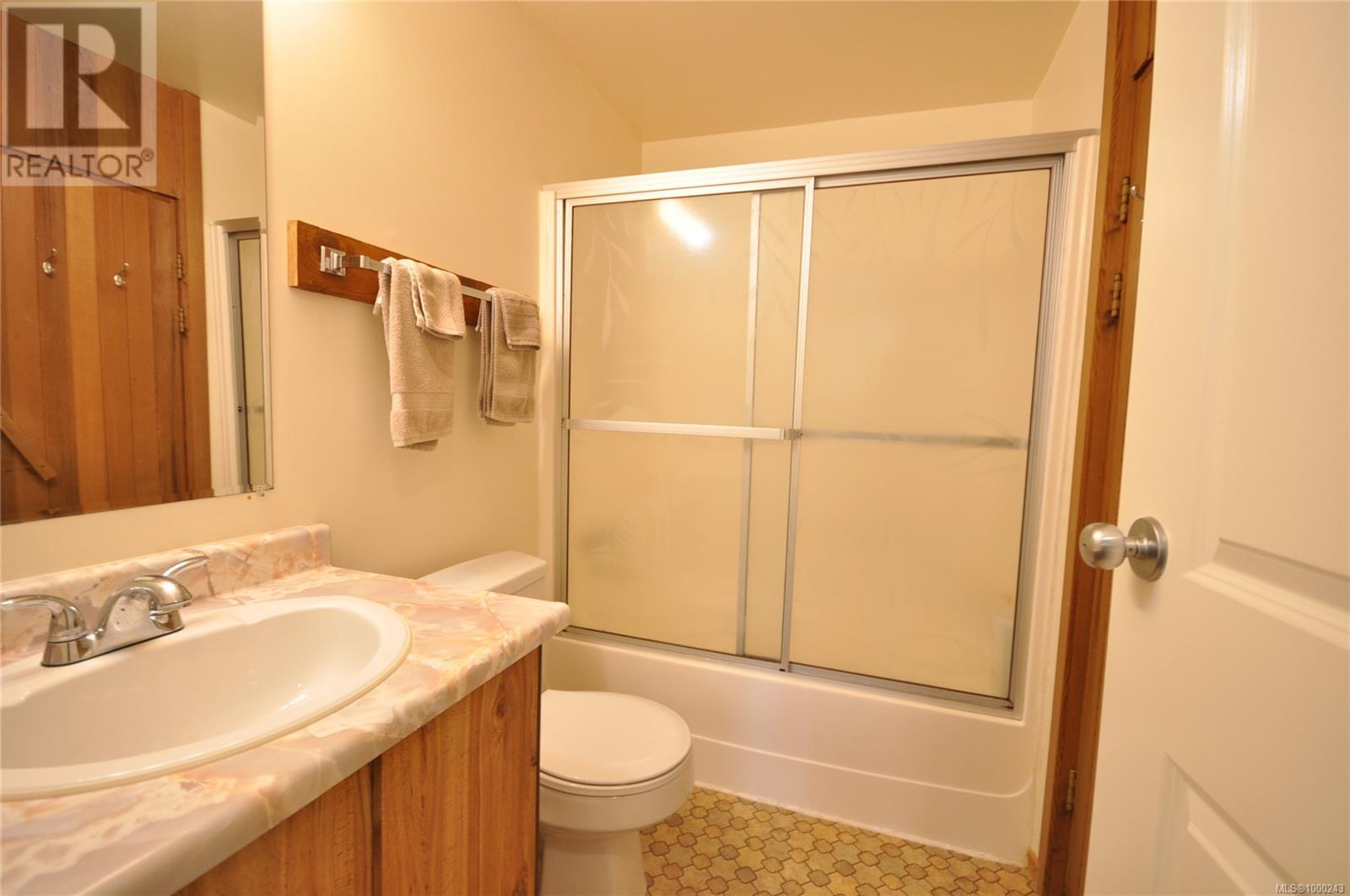 307 695 Castle Crag Cres, Courtenay, British Columbia  V9J 1L0 - Photo 11 - 1000243