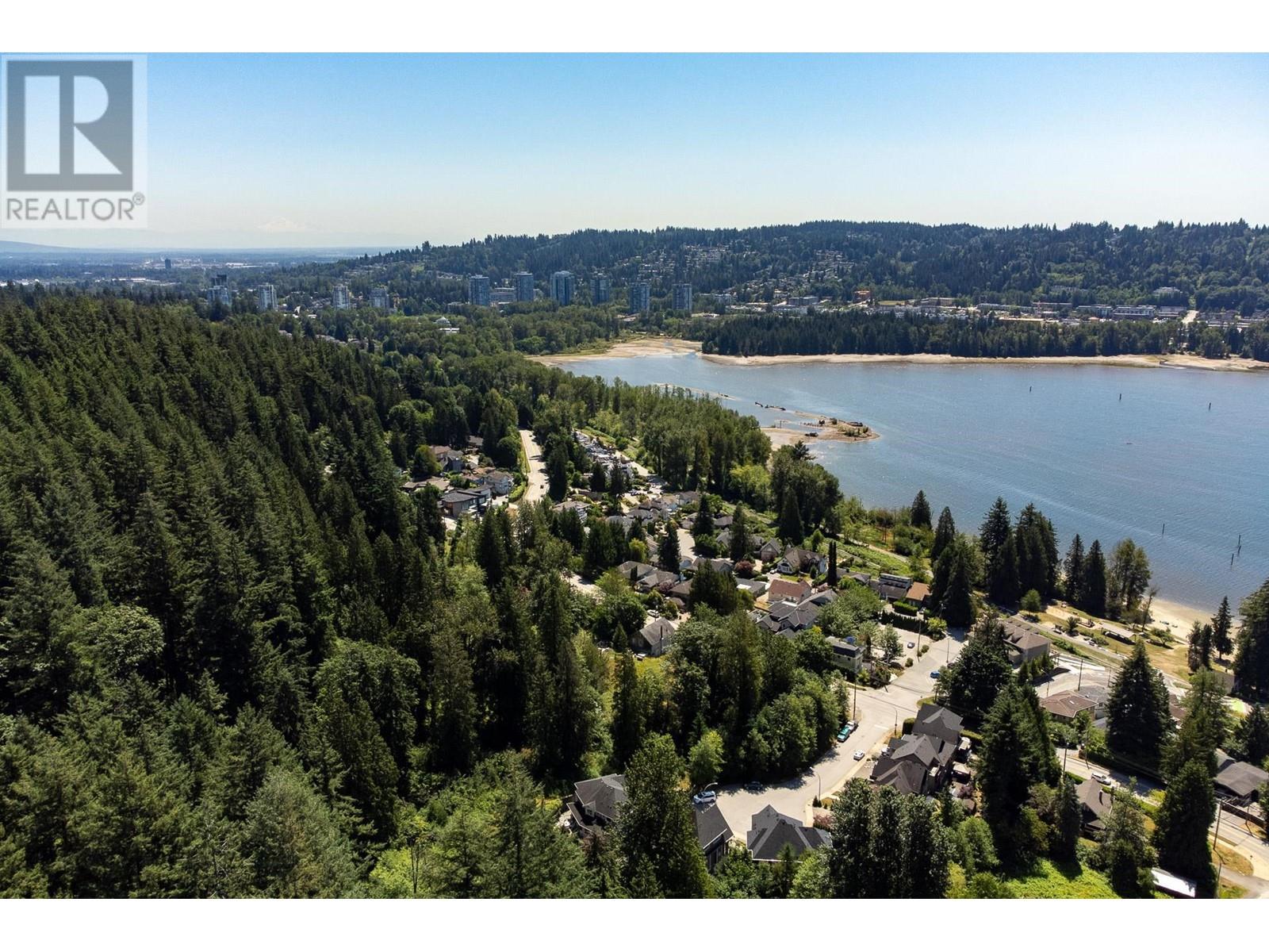 642 Foresthill Place, Port Moody, British Columbia  V3H 4B7 - Photo 5 - R2996524