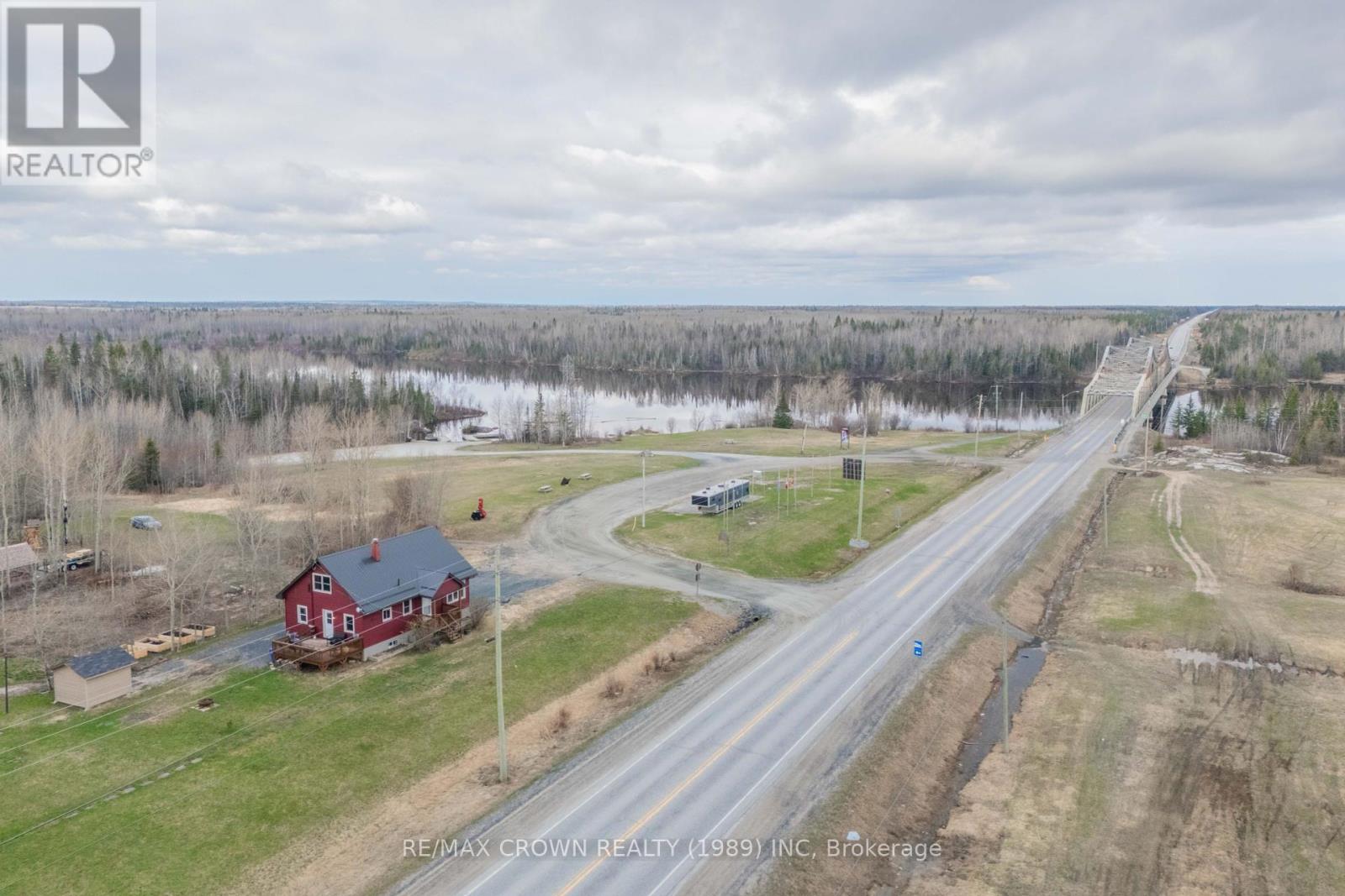 55 HIGHWAY 11, Smooth Rock Falls, Ontario