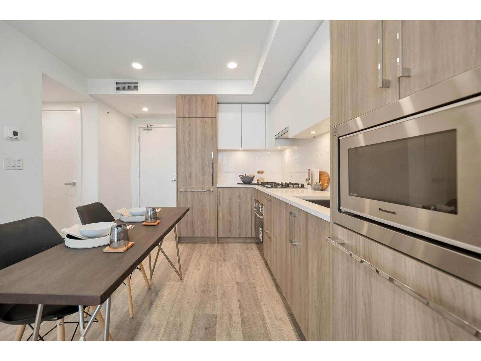 1808 9675 King George Boulevard, Surrey, British Columbia  V3T 2V3 - Photo 5 - R2996065