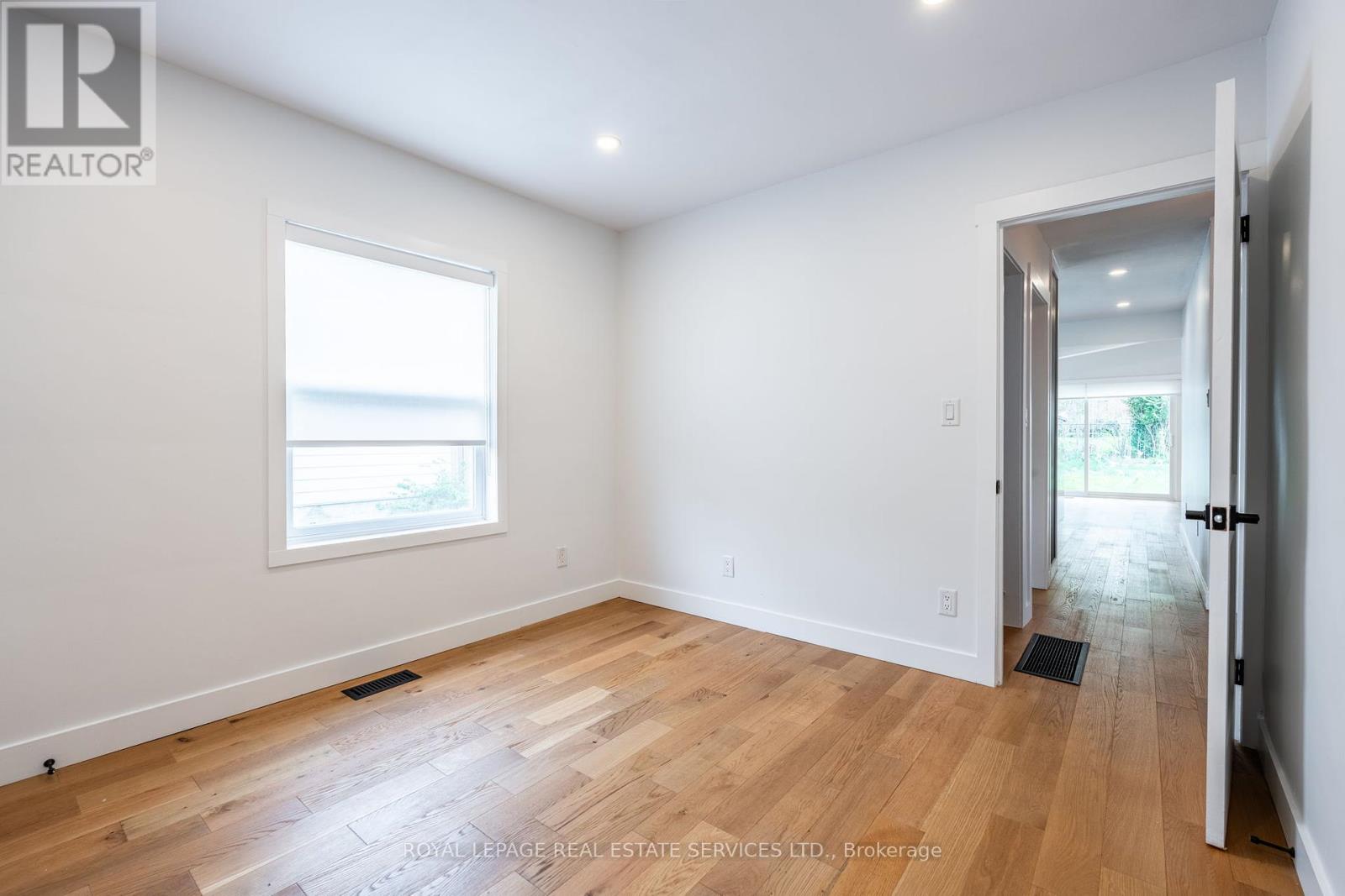 182 Cloverdale Avenue, Hamilton, Ontario  L8K 4M3 - Photo 11 - X12127274