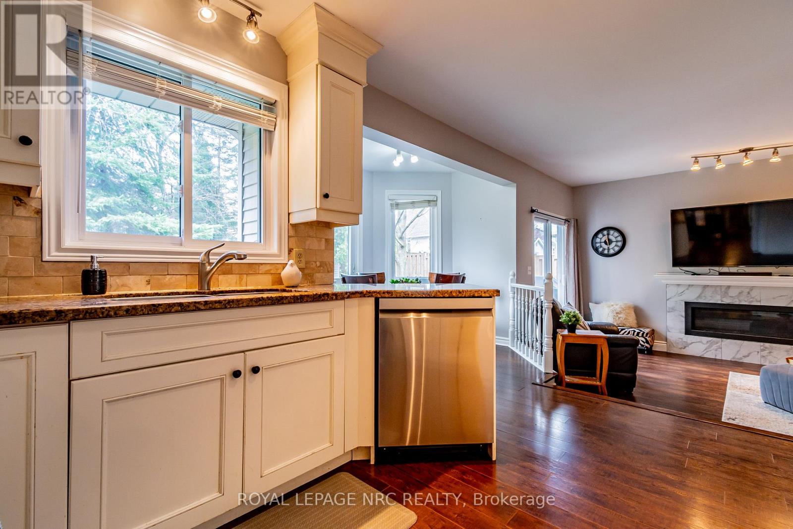2675 Mountaincrest Avenue, Niagara Falls (Church's Lane), Ontario  L2J 4H8 - Photo 15 - X12158794