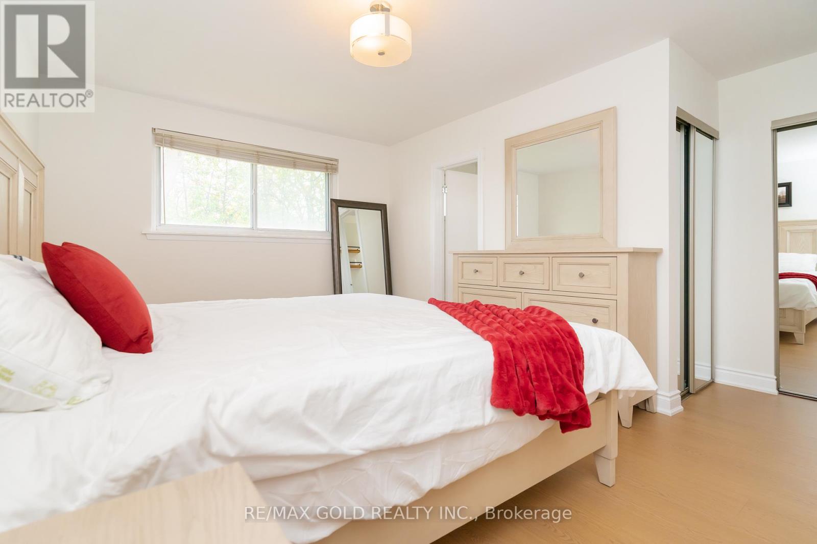 24 Dorchester Drive, Brampton, Ontario  L6T 3C9 - Photo 20 - W12158609