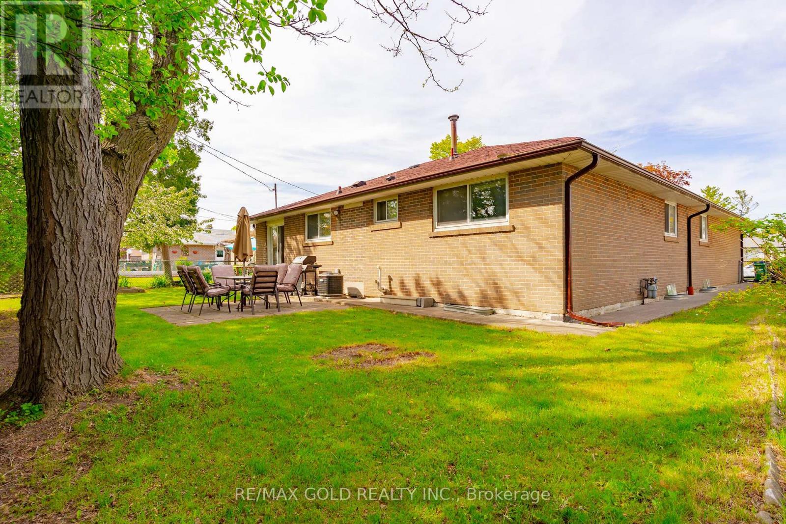 24 Dorchester Drive, Brampton, Ontario  L6T 3C9 - Photo 39 - W12158609