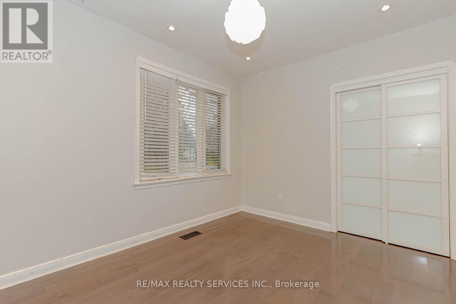1259 Twin Oaks Dell Drive, Mississauga, Ontario  L5H 3J7 - Photo 25 - W12158630