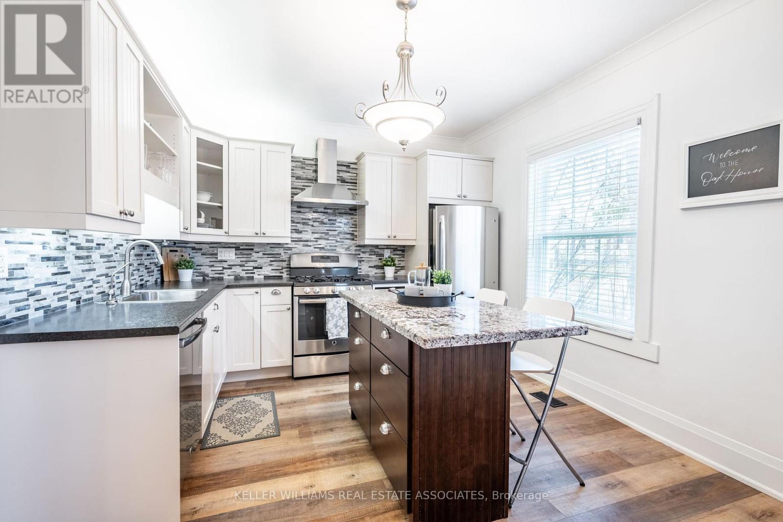 18 George Street, Halton Hills, Ontario  L7G 2K4 - Photo 5 - W12158663