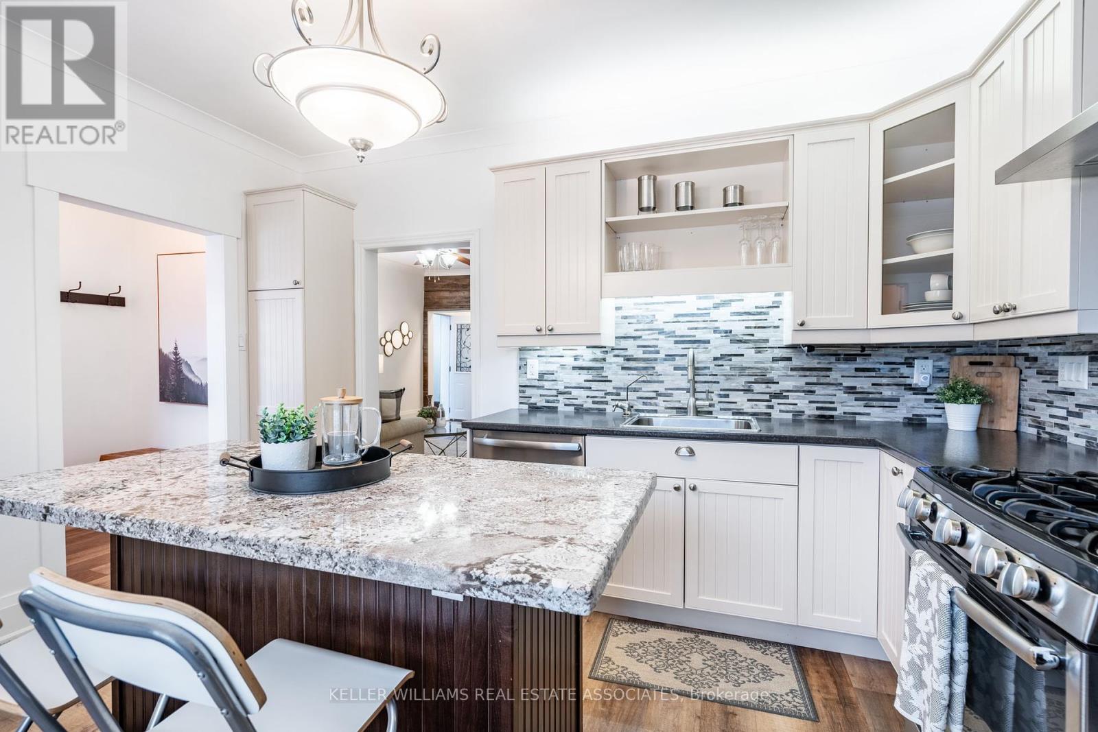 18 George Street, Halton Hills, Ontario  L7G 2K4 - Photo 8 - W12158663