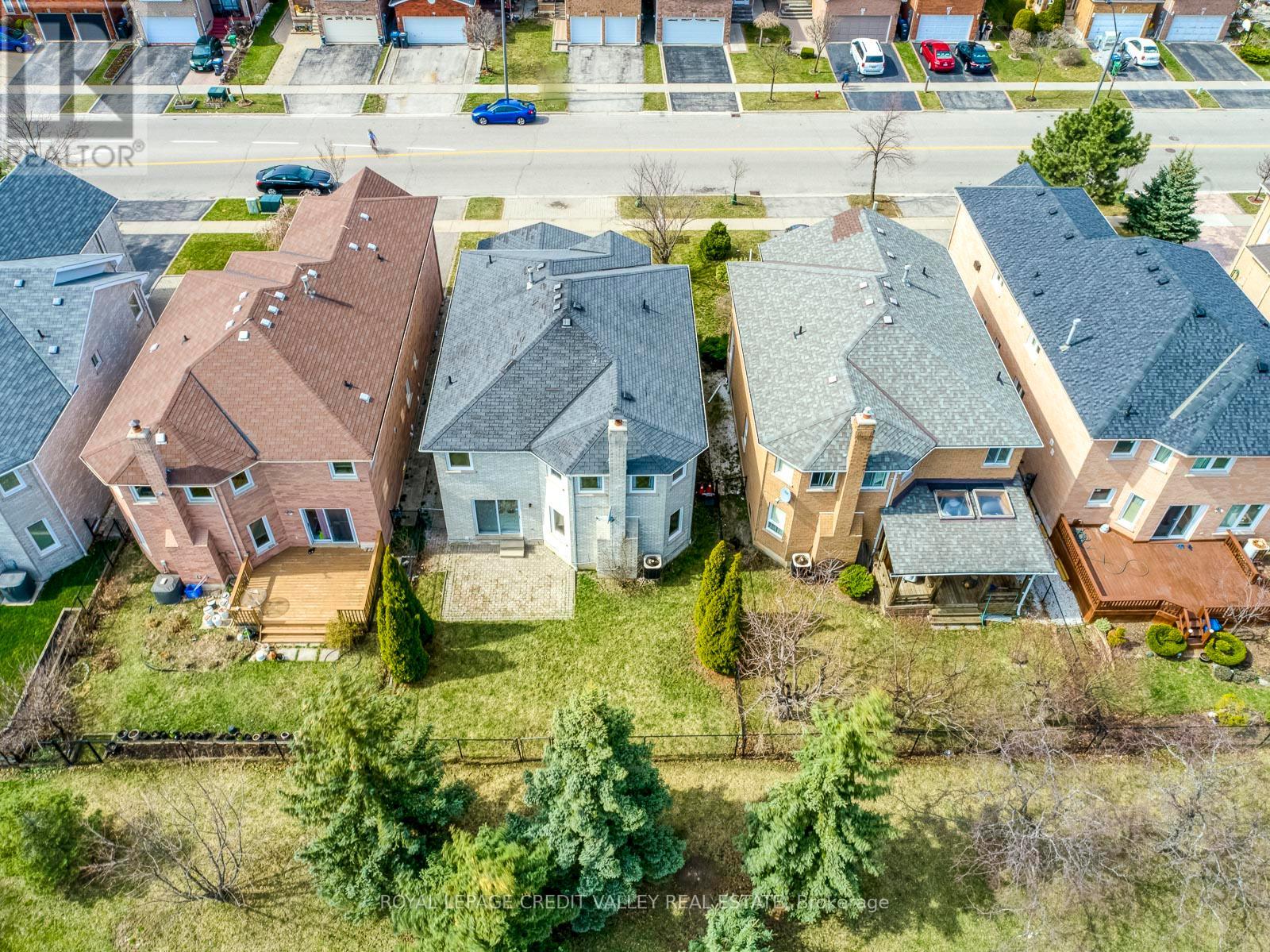 972 Winterton Way, Mississauga, Ontario  L5V 1M6 - Photo 32 - W12158665