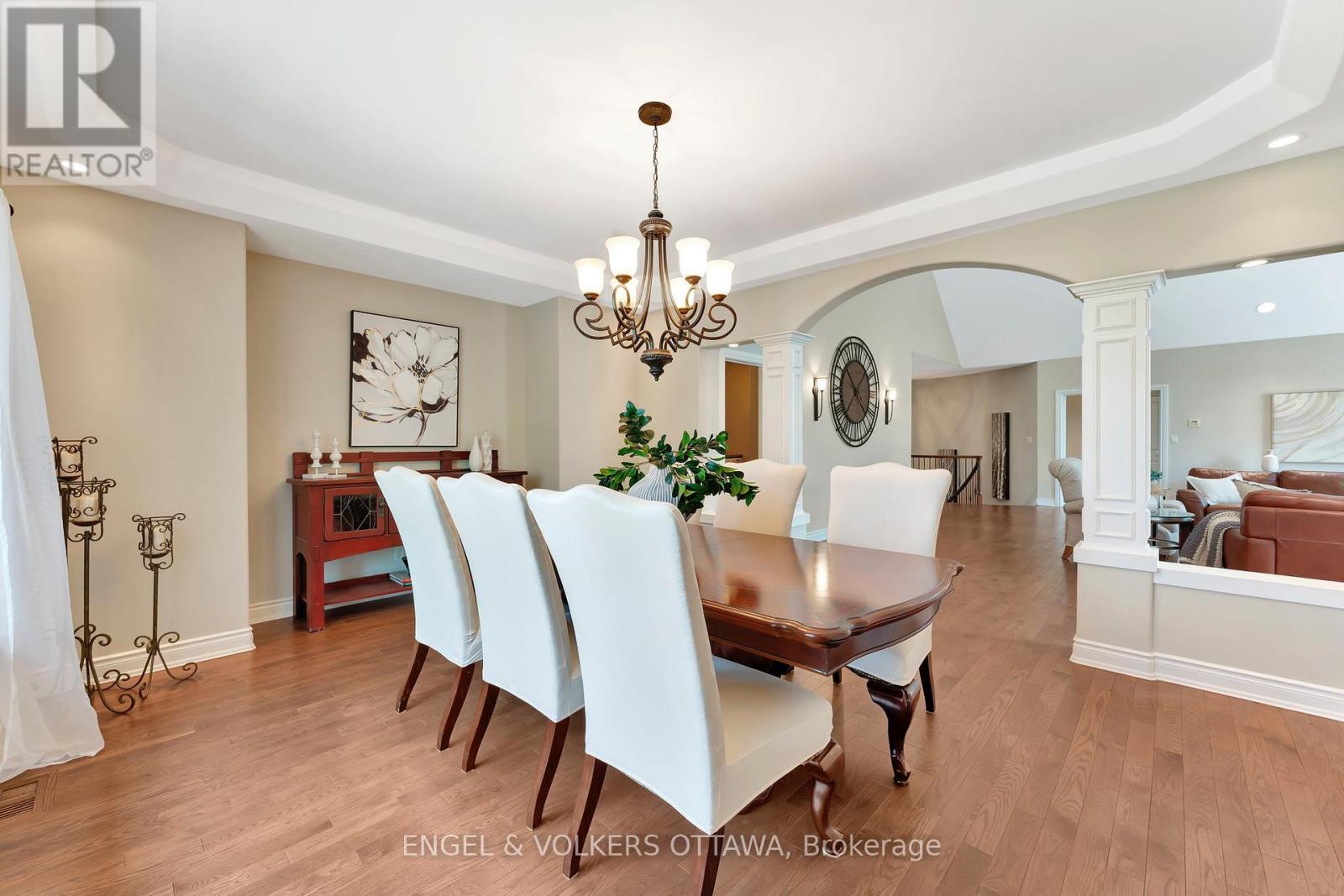 2 Beechgrove Gardens, Ottawa, Ontario  K2S 1W5 - Photo 19 - X12148251