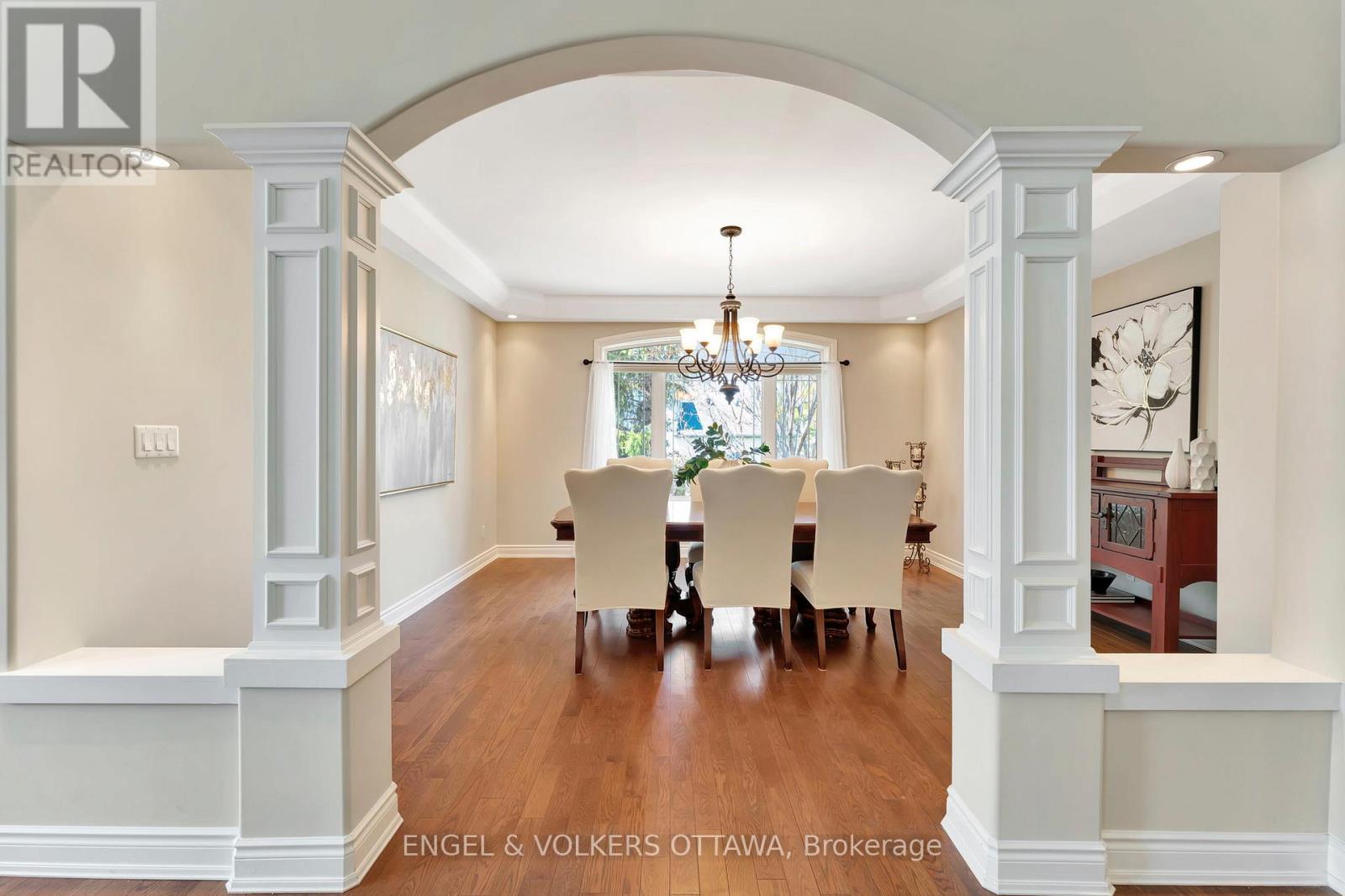 2 Beechgrove Gardens, Ottawa, Ontario  K2S 1W5 - Photo 18 - X12148251