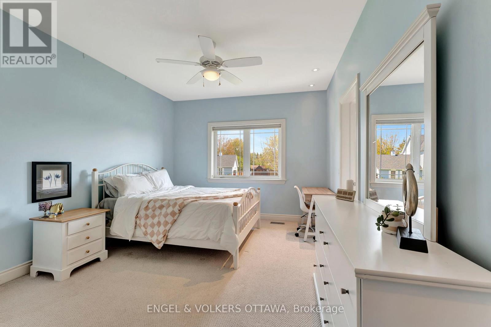 2 Beechgrove Gardens, Ottawa, Ontario  K2S 1W5 - Photo 28 - X12148251
