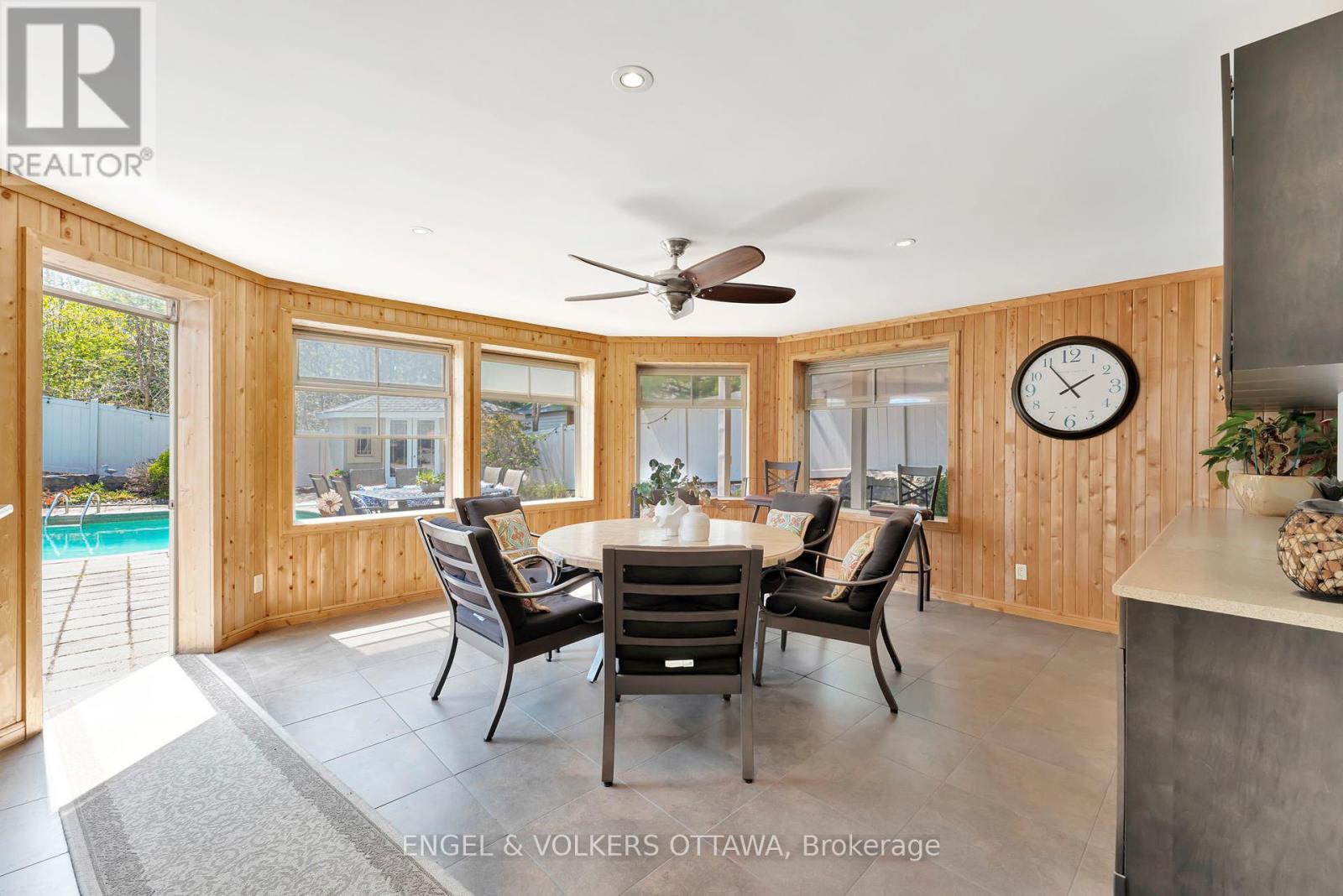 2 Beechgrove Gardens, Ottawa, Ontario  K2S 1W5 - Photo 39 - X12148251