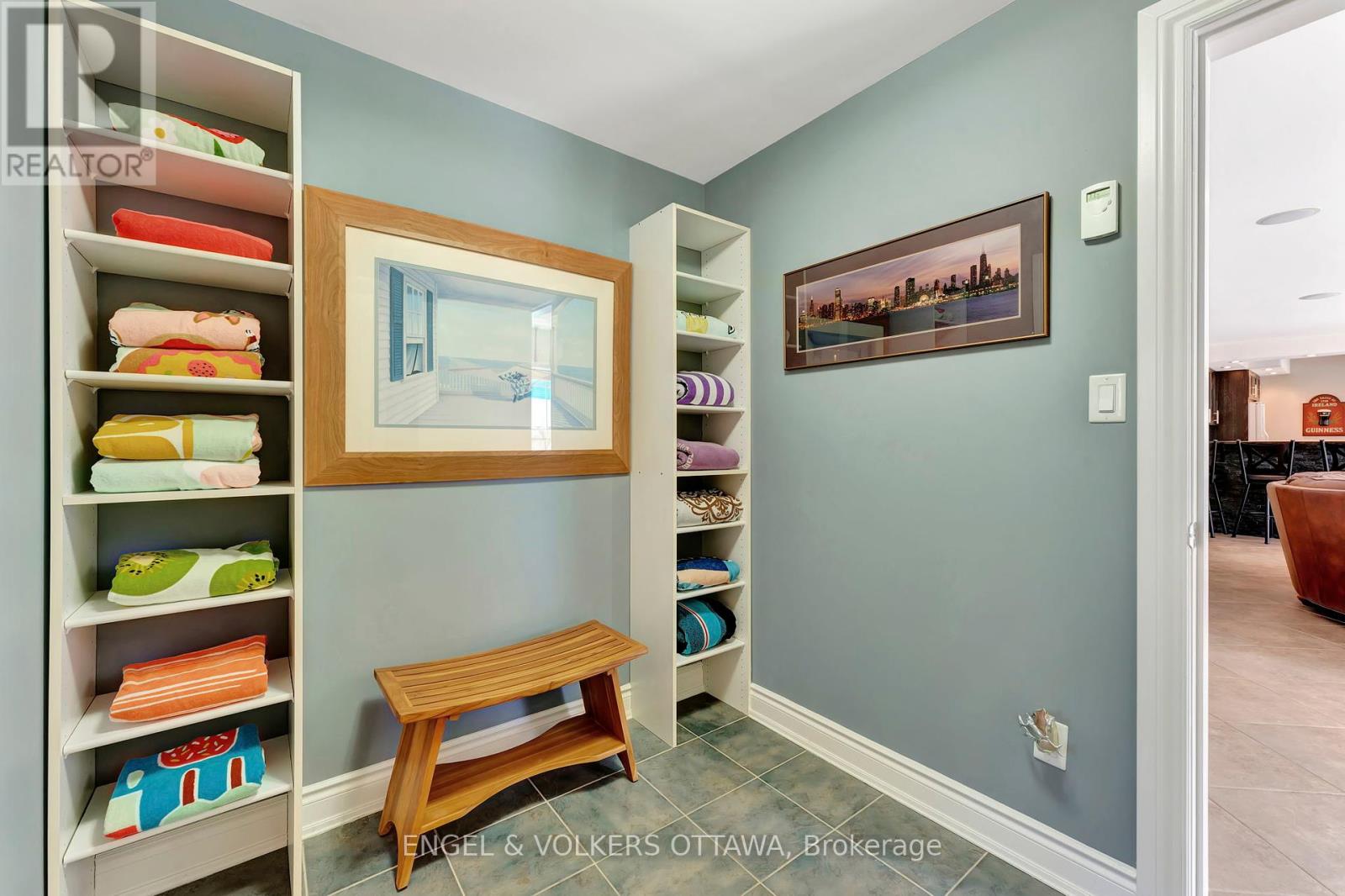 2 Beechgrove Gardens, Ottawa, Ontario  K2S 1W5 - Photo 40 - X12148251