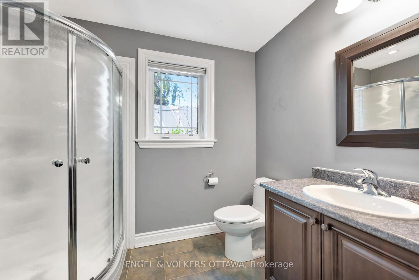 2 Beechgrove Gardens, Ottawa, Ontario  K2S 1W5 - Photo 42 - X12148251