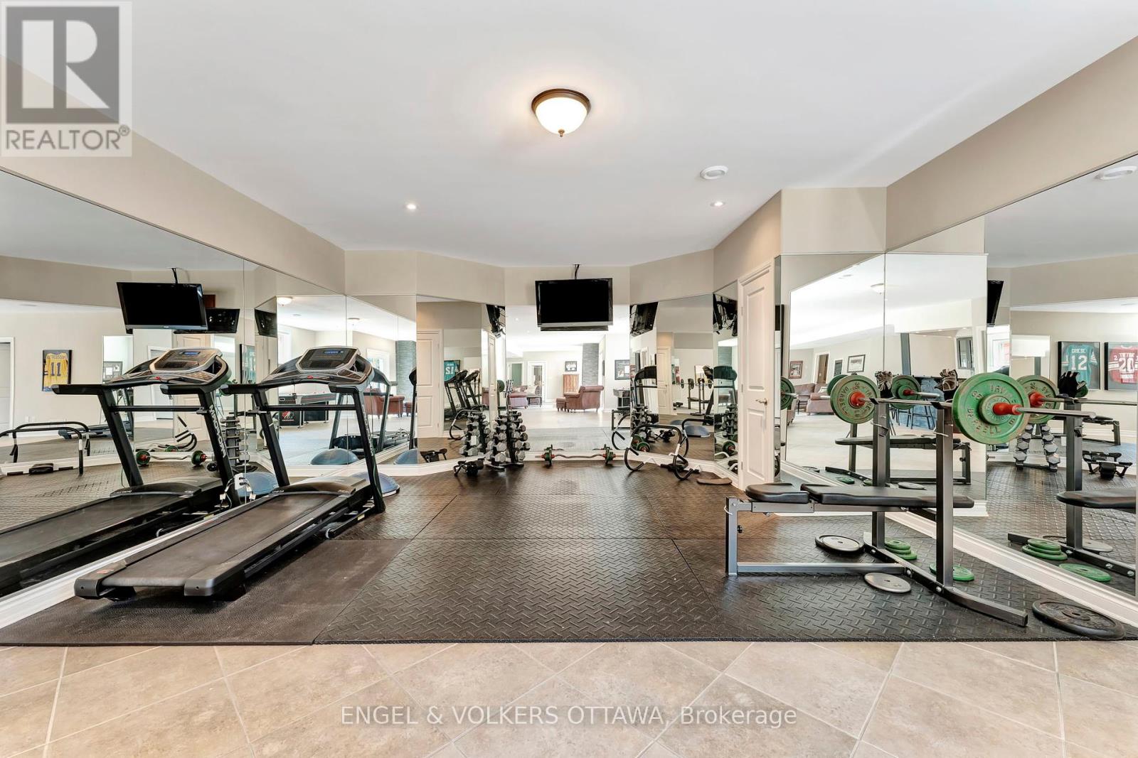 2 Beechgrove Gardens, Ottawa, Ontario  K2S 1W5 - Photo 38 - X12148251