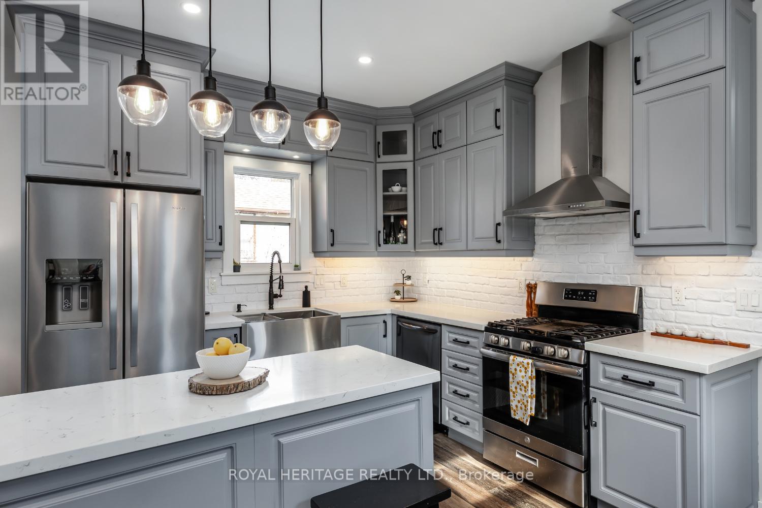 111 ARLINGTON AVENUE, Oshawa, Ontario